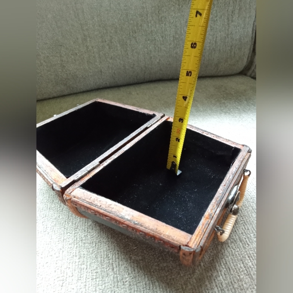 Wooden Purse - Picture 12 of 16